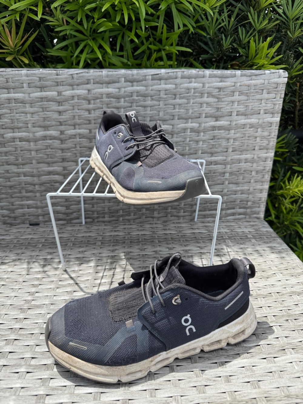 On Cloud Sky Kids Running Shoes Size 6.5Y